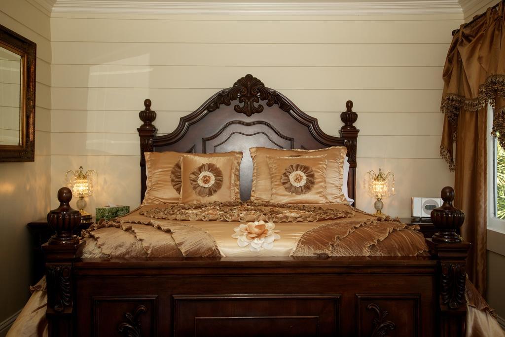 Monarch Cove Inn Capitola Room photo